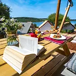 Arena One 99 Glamping Holiday park