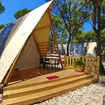 Arena One 99 Glamping Pomer