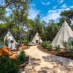 Arena One 99 Glamping Pomer