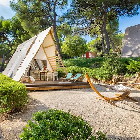 Arena One 99 Glamping منتزه العطل 4*