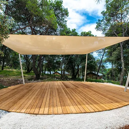 Arena One 99 Glamping Ferienpark 4*