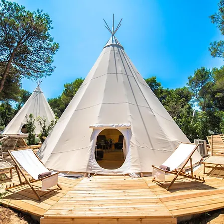 Arena One 99 Glamping Ferienpark