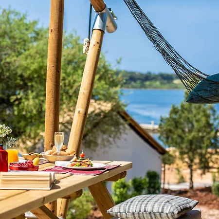 Arena One 99 Glamping Prázdninový areál