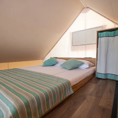 Arena One 99 Glamping Prázdninový areál 4*