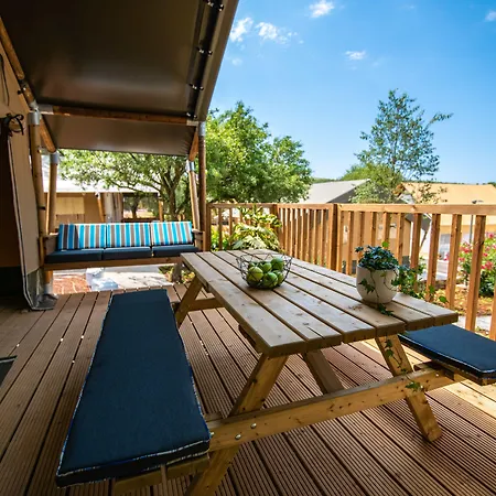 Prázdninový areál Arena One 99 Glamping 4*