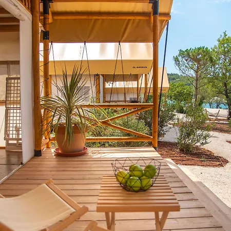 Arena One 99 Glamping 4* Pomer