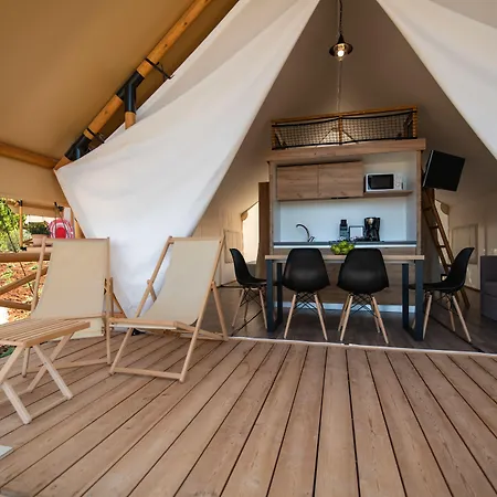 Arena One 99 Glamping 4*