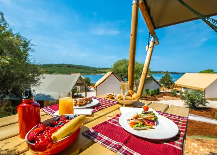 Arena One 99 Glamping