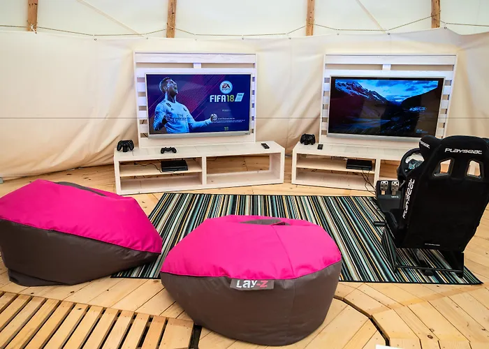 Parque de vacaciones Arena One 99 Glamping Pomer