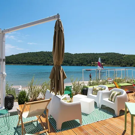 Πάρκο διακοπών Arena One 99 Glamping 4*