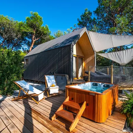 Arena One 99 Glamping