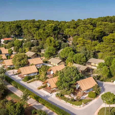 Arena One 99 Glamping Πάρκο διακοπών 4*
