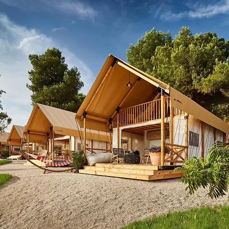Arena One 99 Glamping Πάρκο διακοπών Pomer