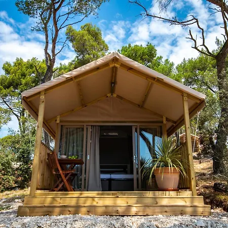 Arena One 99 Glamping Πάρκο διακοπών Pomer