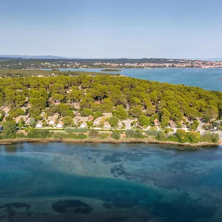Πάρκο διακοπών Arena One 99 Glamping Pomer