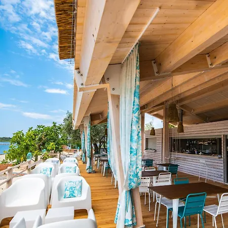 Arena One 99 Glamping Πάρκο διακοπών Pomer