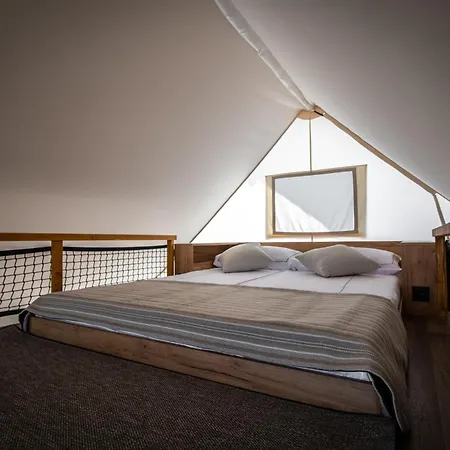 Arena One 99 Glamping Πάρκο διακοπών 4*