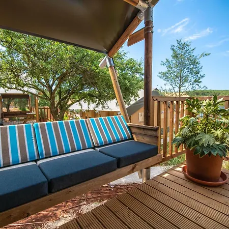 Πάρκο διακοπών Arena One 99 Glamping 4*