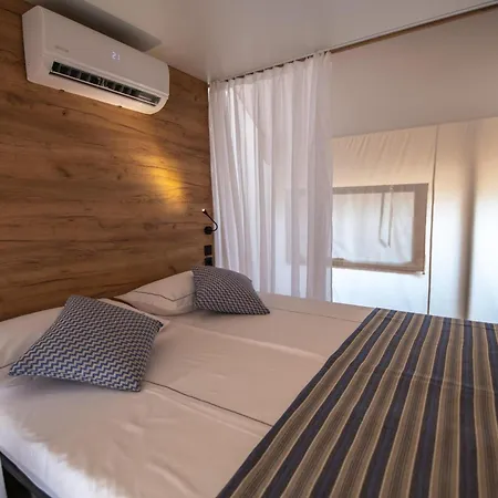 Arena One 99 Glamping Πάρκο διακοπών 4*