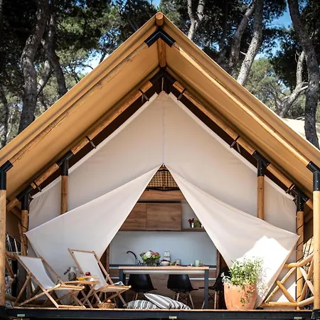 Arena One 99 Glamping Πάρκο διακοπών