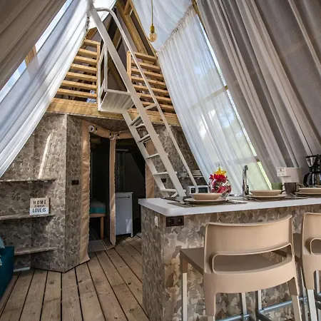 Arena One 99 Glamping Aldeamento Turístico 4*