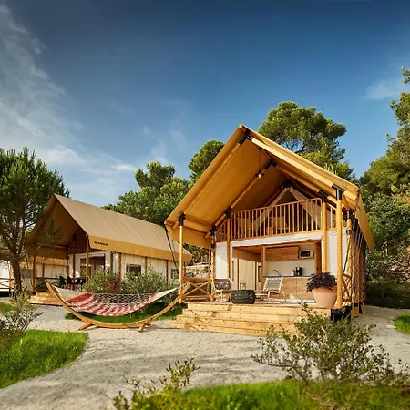 Aldeamento Turístico Arena One 99 Glamping Pomer