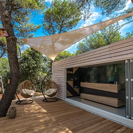 Πάρκο διακοπών Arena One 99 Glamping Pomer