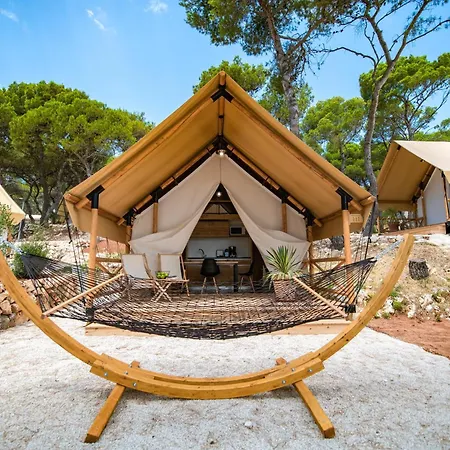 Arena One 99 Glamping Pomer