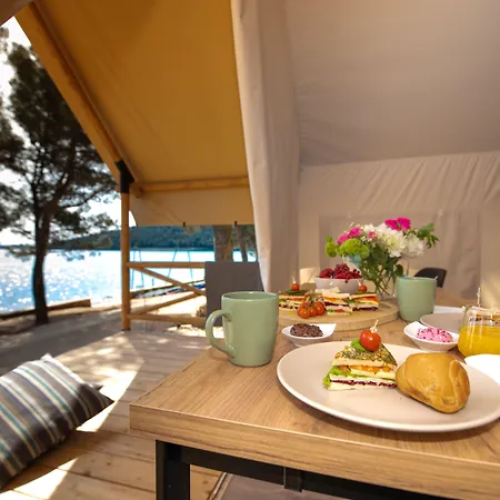 Arena One 99 Glamping Ferienpark