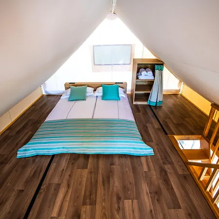 Arena One 99 Glamping ホリデーパーク