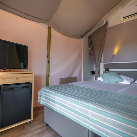 Arena One 99 Glamping Ferienpark 4*