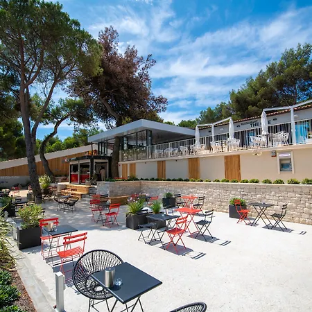 Arena One 99 Glamping 4*