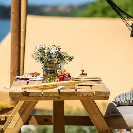 Arena One 99 Glamping Kompleks wypoczynkowy 4*