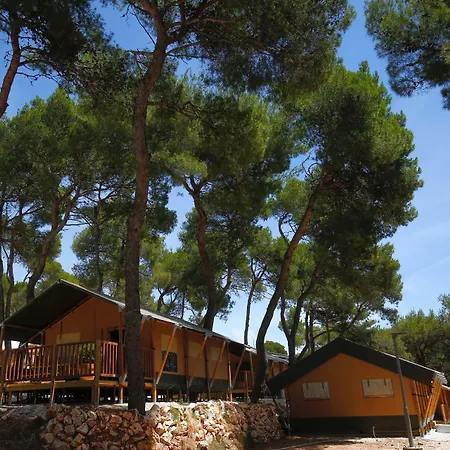 Arena One 99 Glamping Ferienpark 4*