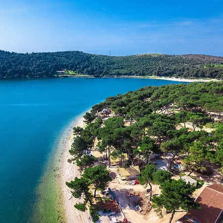 Arena One 99 Glamping Kompleks wypoczynkowy 4*