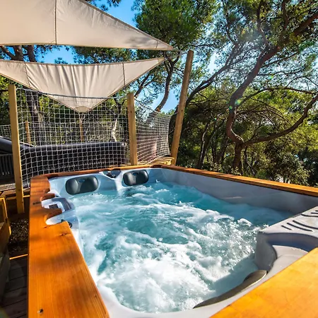 Arena One 99 Glamping