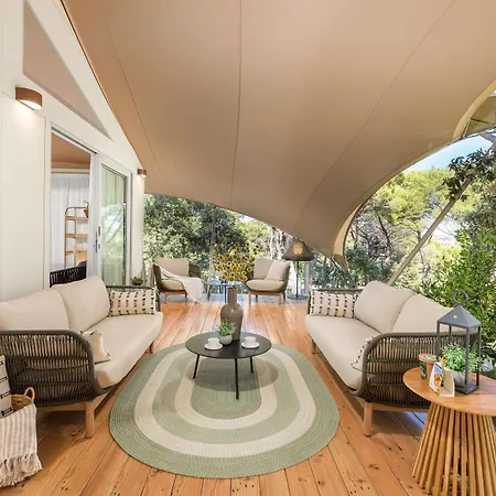 Arena One 99 Glamping
