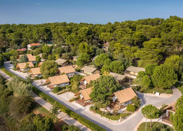 Arena One 99 Glamping Üdülőpark 4*