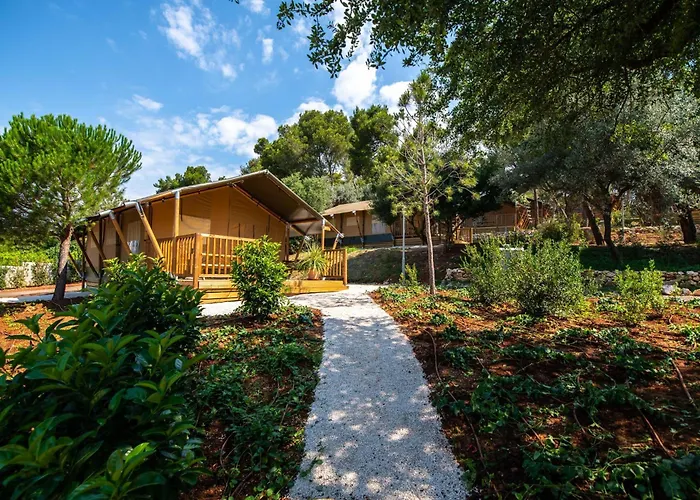 Arena One 99 Glamping 4* Pomer