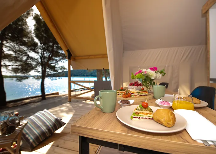 Arena One 99 Glamping Üdülőpark