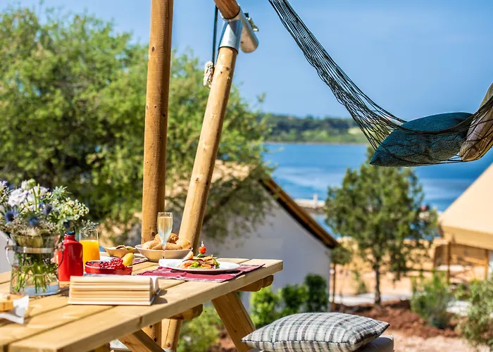 Arena One 99 Glamping Üdülőpark