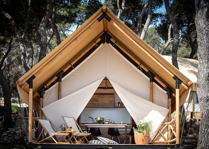 Arena One 99 Glamping