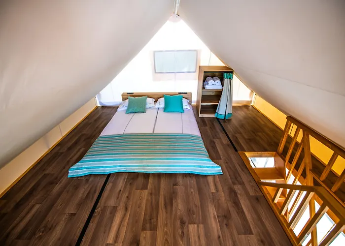 Arena One 99 Glamping Üdülőpark