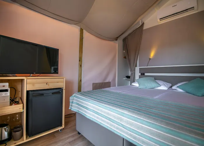 Arena One 99 Glamping Üdülőpark 4*