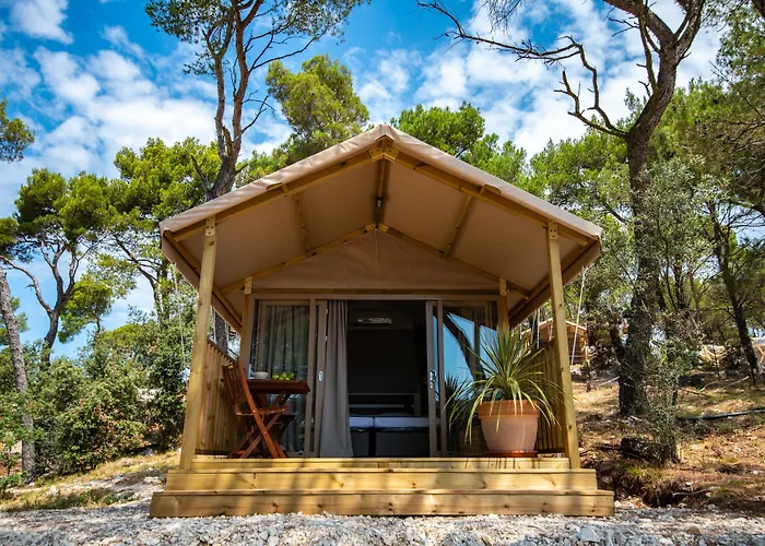 Arena One 99 Glamping