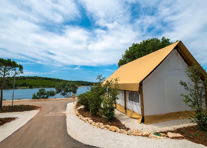 Üdülőpark Arena One 99 Glamping 4*
