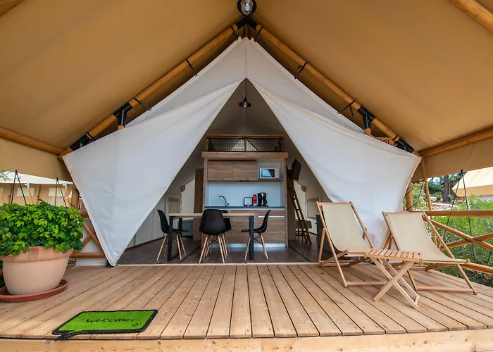 Arena One 99 Glamping Üdülőpark Pomer
